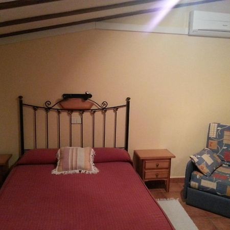 Hostal La Balquina Chinchon Exterior photo