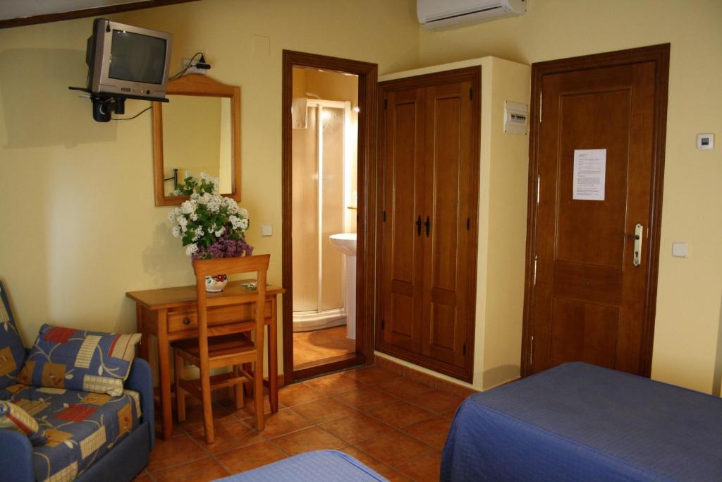 Hostal La Balquina Chinchon Exterior photo